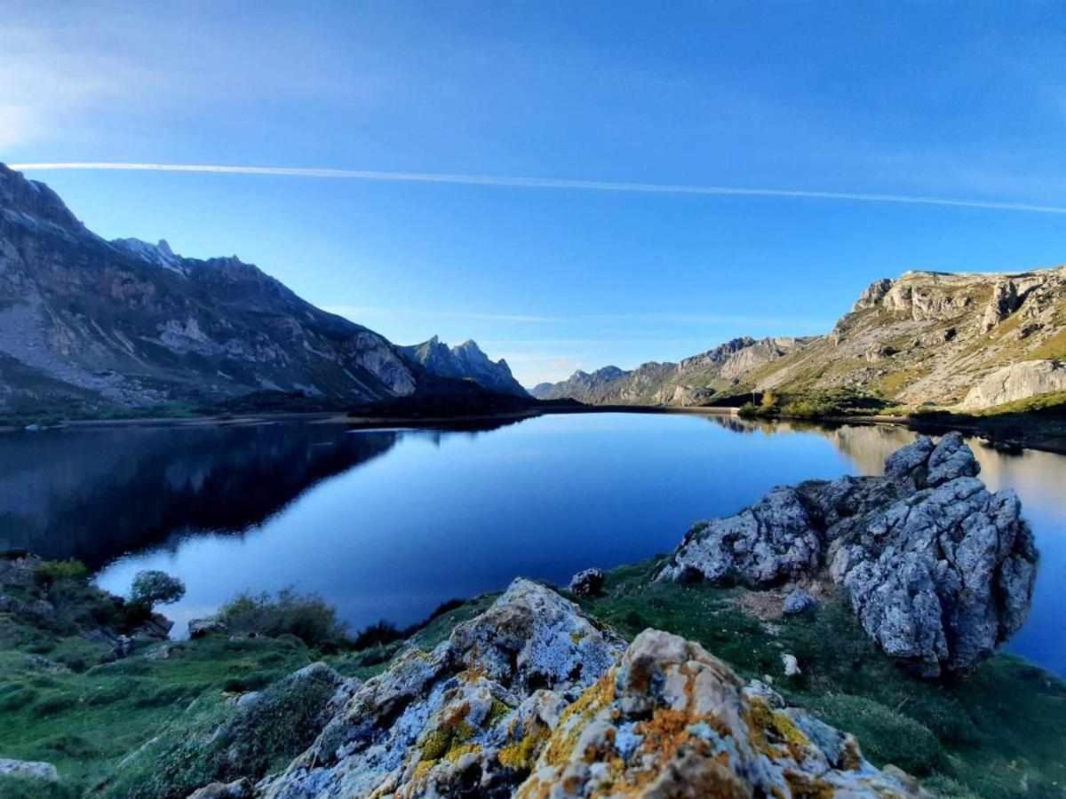 Apartamentos Rurales La Laguna Somiedo Valle de Lago Exteriör bild