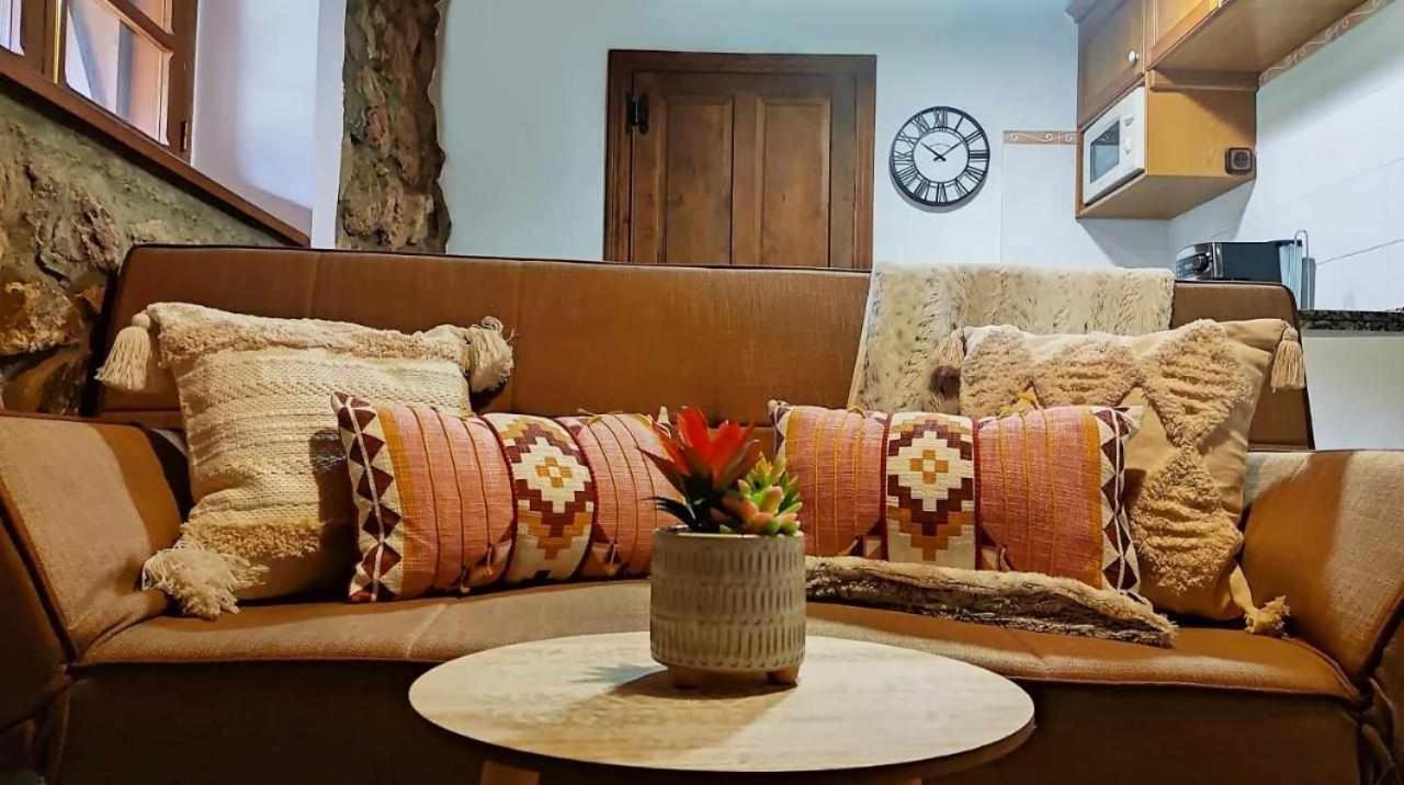 Apartamentos Rurales La Laguna Somiedo Valle de Lago Exteriör bild