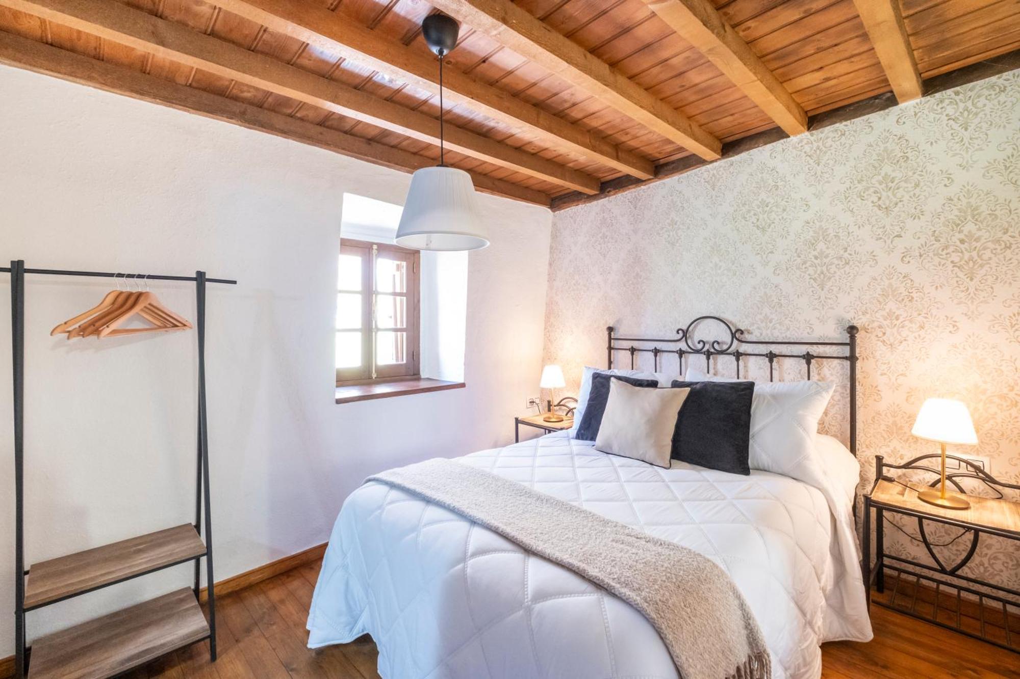 Apartamentos Rurales La Laguna Somiedo Valle de Lago Exteriör bild